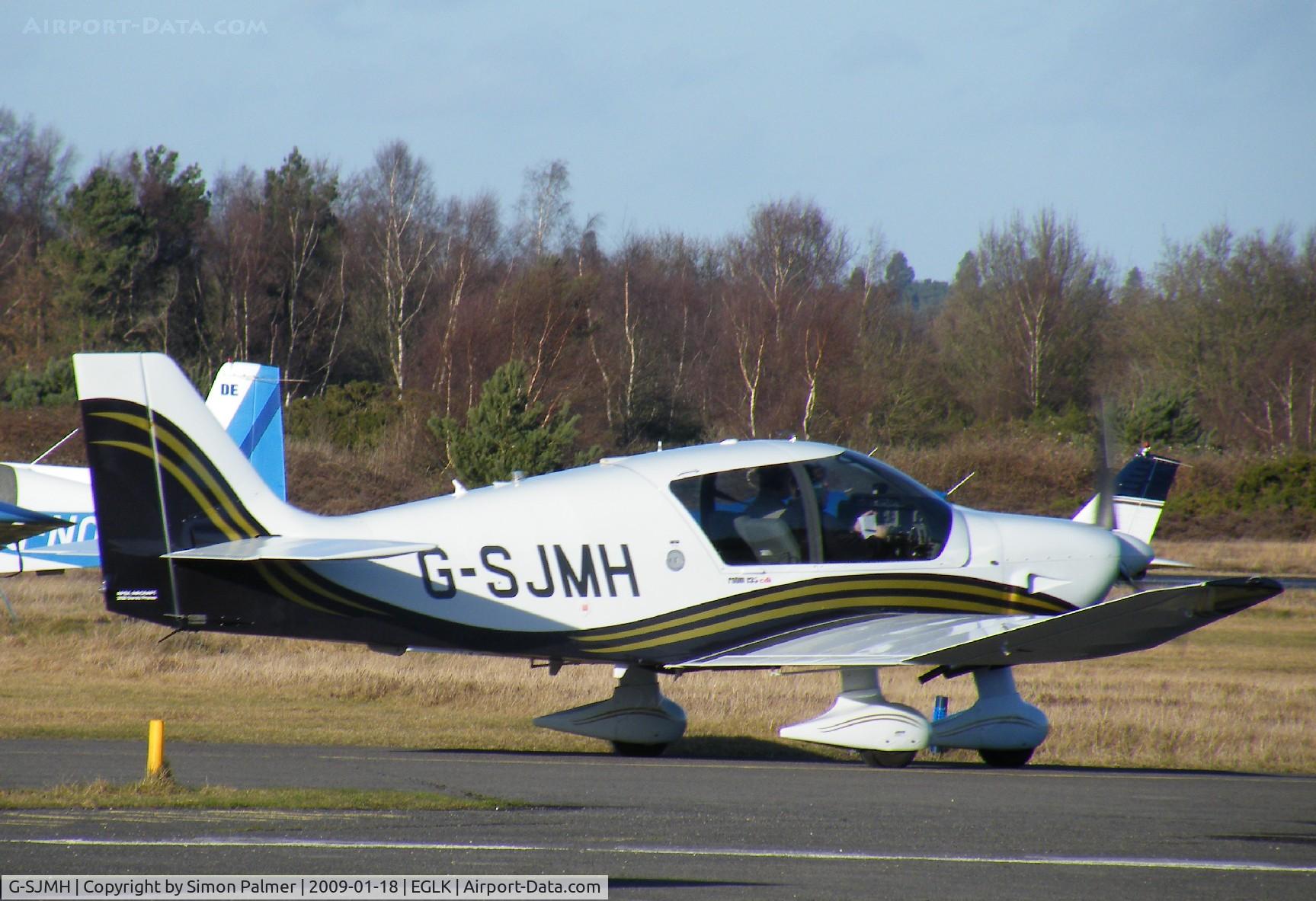 G-SJMH, 2008 Robin DR-400-140B Dauphin Major Major C/N 2637, Robin DR400 at Blackbushe