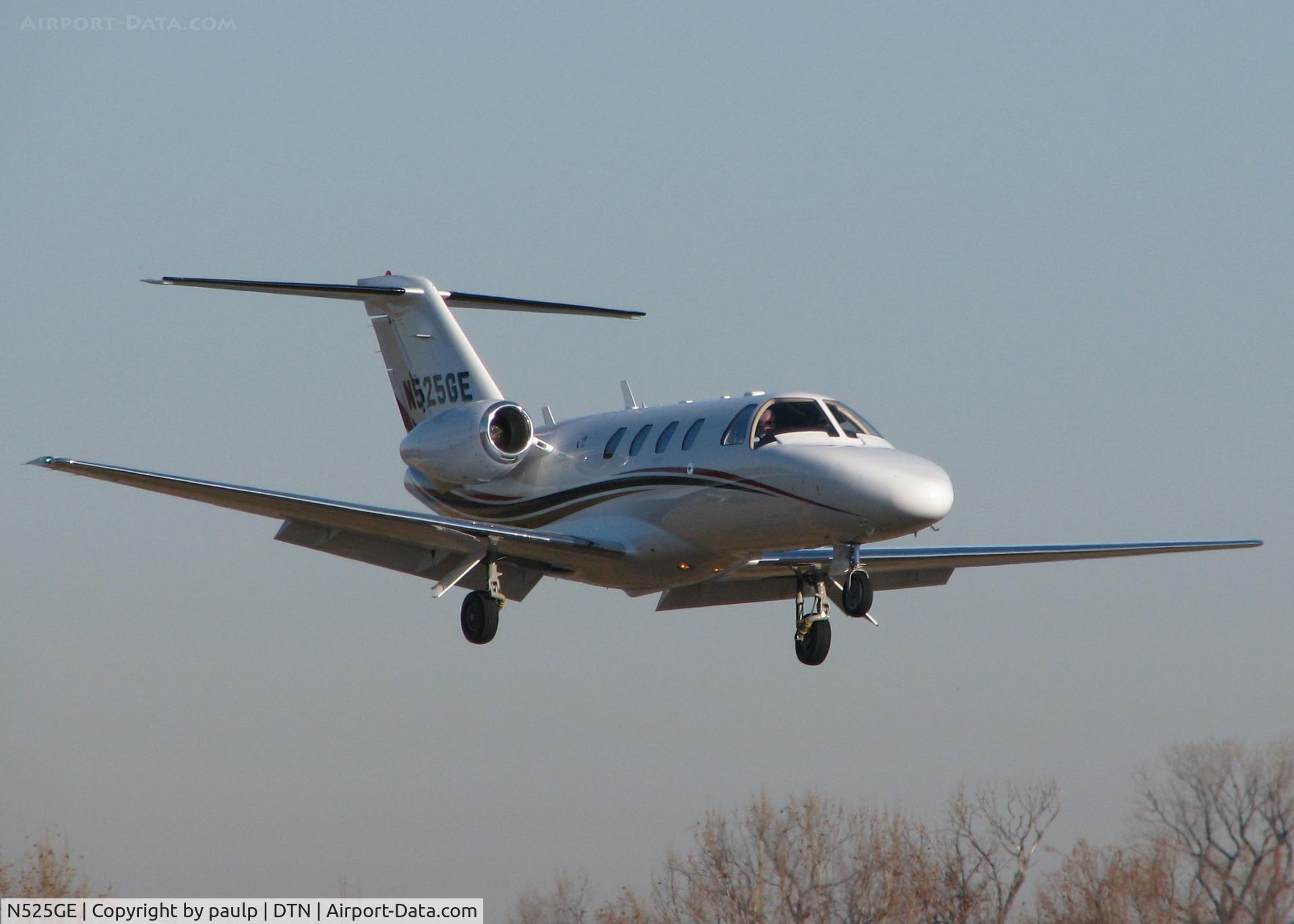 N525GE, 2008 Cessna 525 CitationJet CJ1+ C/N 525-0679, Landing at the Downtown Shreveport airport.