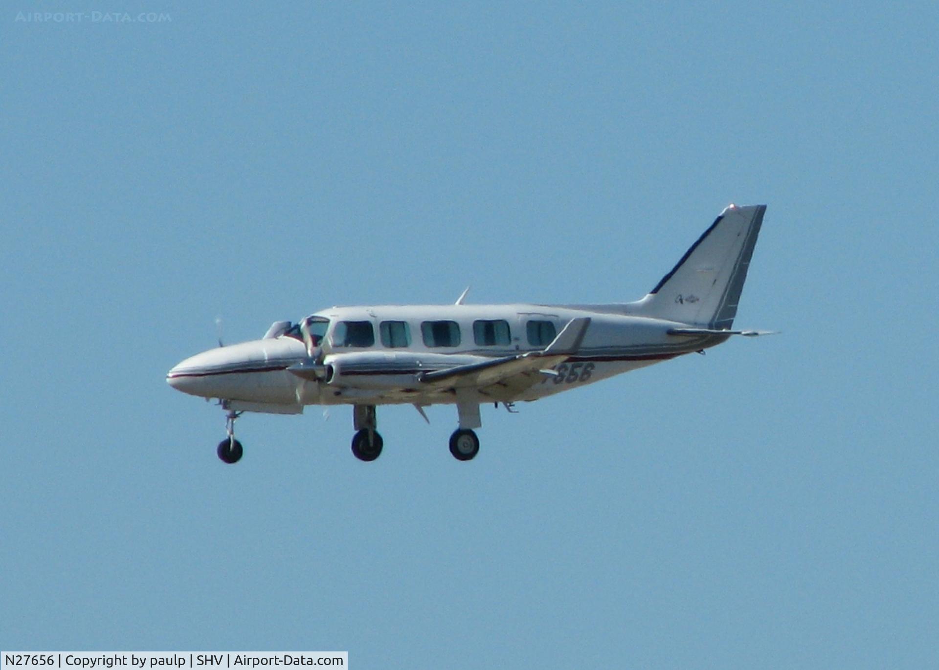 N27656, 1978 Piper PA-31-350 Chieftain C/N 31-7852089, Landing at the Shreveport Regional airport.