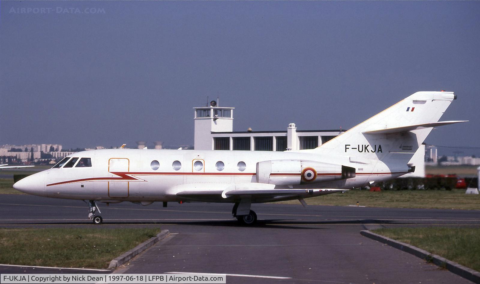 F-UKJA, Dassault Falcon (Mystere) 20C C/N 182, LFPB