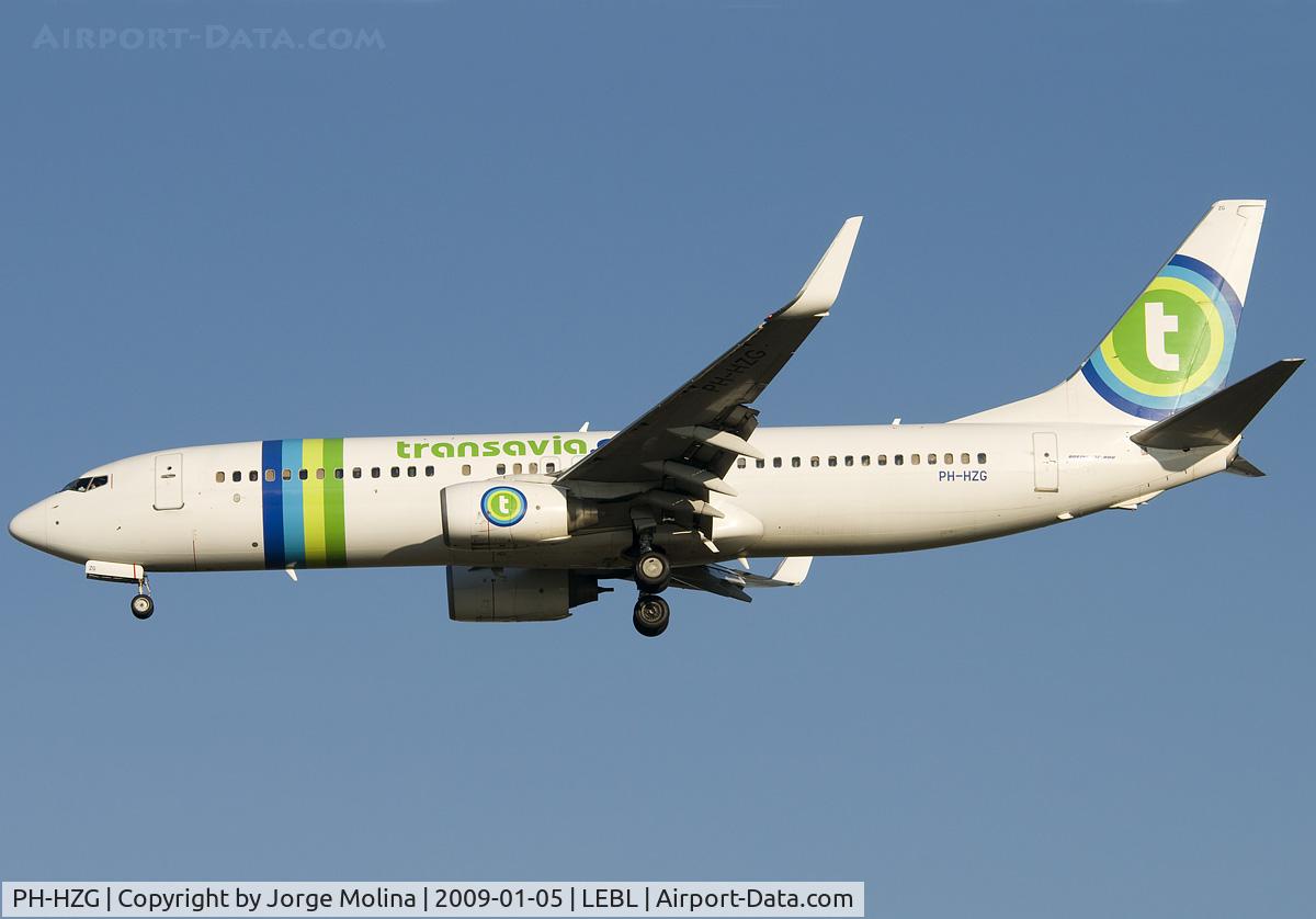 PH-HZG, 2000 Boeing 737-8K2 C/N 28379, On final to RWY 25R.