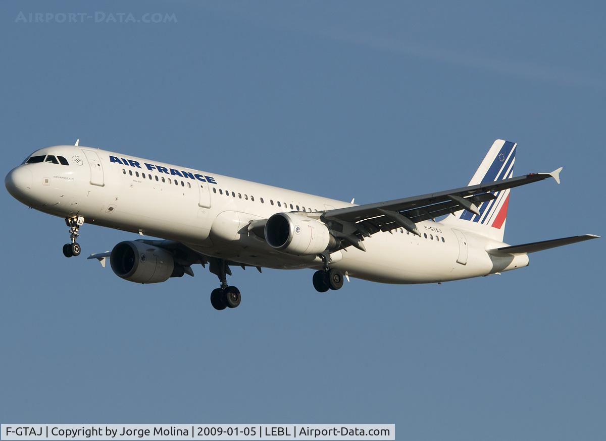 F-GTAJ, 2001 Airbus A321-211 C/N 1476, On final to RWY 25R.