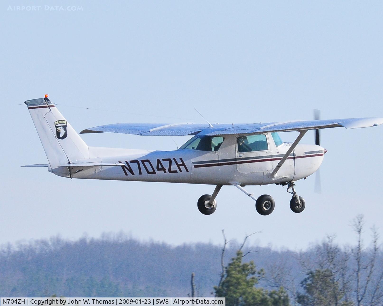 N704ZH, 1976 Cessna 150M C/N 15078999, Departing runway 22