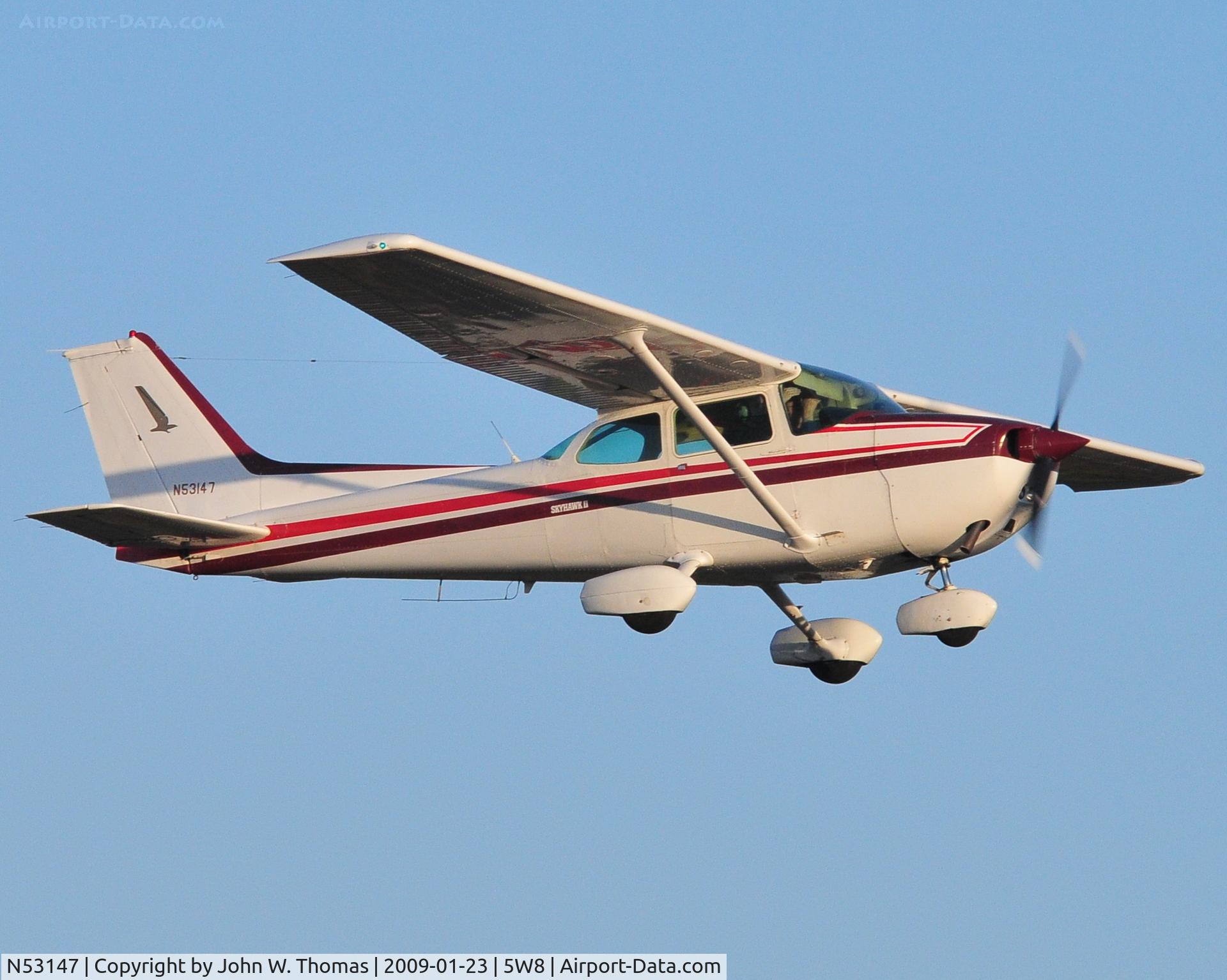 N53147, 1981 Cessna 172P C/N 17274693, Departing runway 22