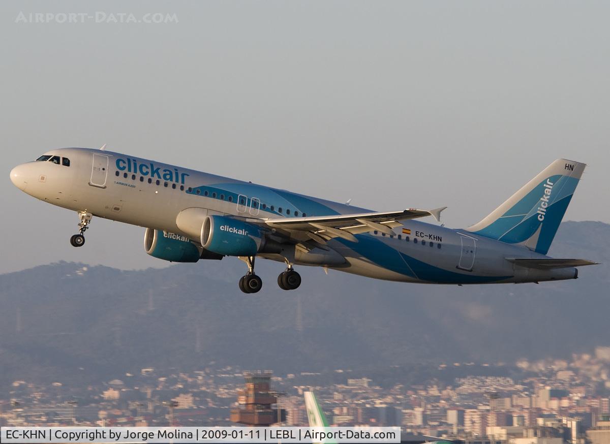 EC-KHN, 2007 Airbus A320-216 C/N 3203, Taking off RWY 25L.