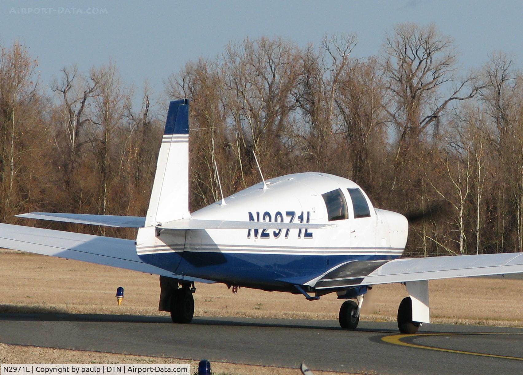 N2971L, 1967 Mooney M20C Ranger C/N 680002, Running up before taking off at the Downtown Shreveport airport.