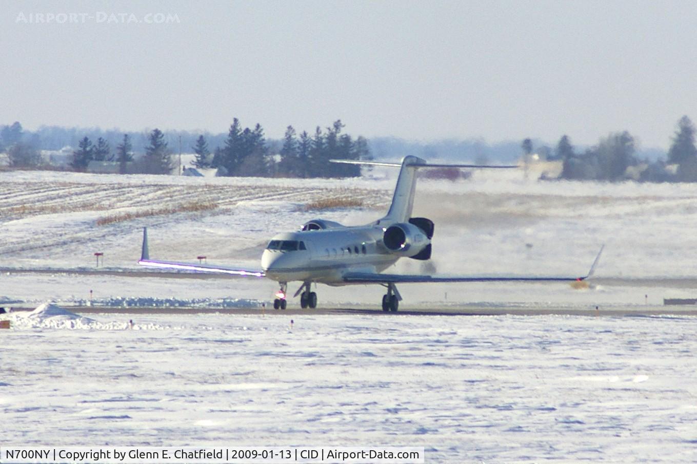 N700NY, 2001 Gulfstream Aerospace G-IV C/N 1468, About 3/4 mile from my window, just off Runway 27