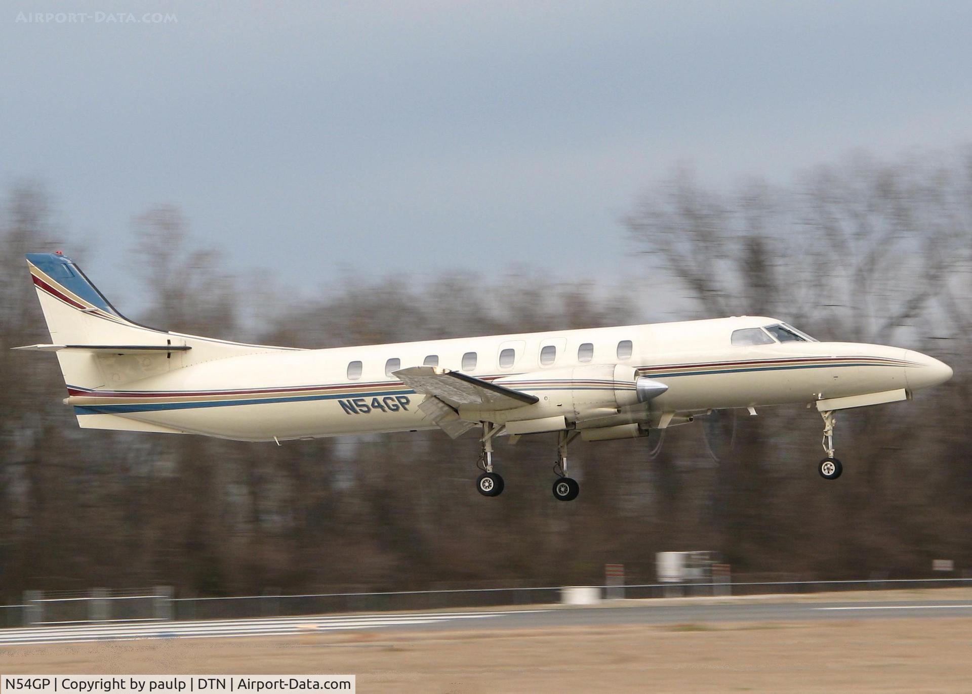 N54GP, 1975 Swearingen SA-226AT Merlin IV C/N AT034, About to touch down at the Downtown Shreveport airport.