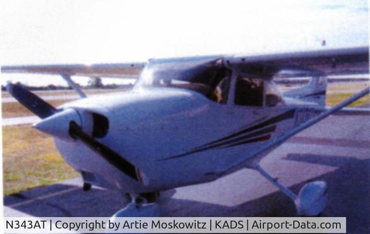 N343AT, 2001 Cessna 172S C/N 172S8768, Front View