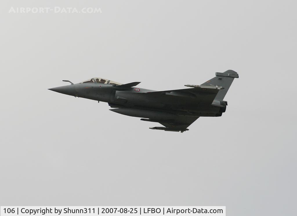 106, Dassault Rafale C C/N 106, Passing over rwy 32L