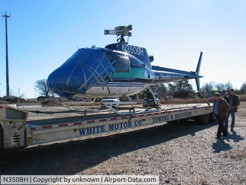 N350BH, Eurocopter AS-350B-2 Ecureuil Ecureuil C/N 2813, after a multiple birdstrike