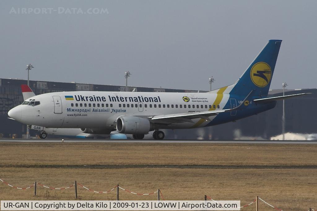 UR-GAN, 1998 Boeing 737-36N C/N 28569, Ukraine International