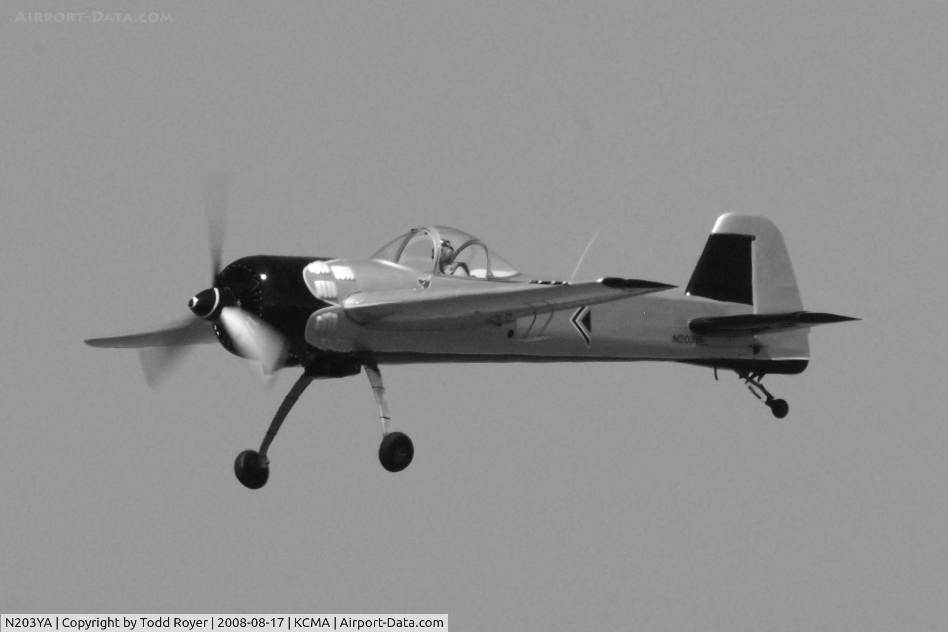 N203YA, 1996 Yakovlev Yak-55M C/N 961006, Camarillo Airshow 2008