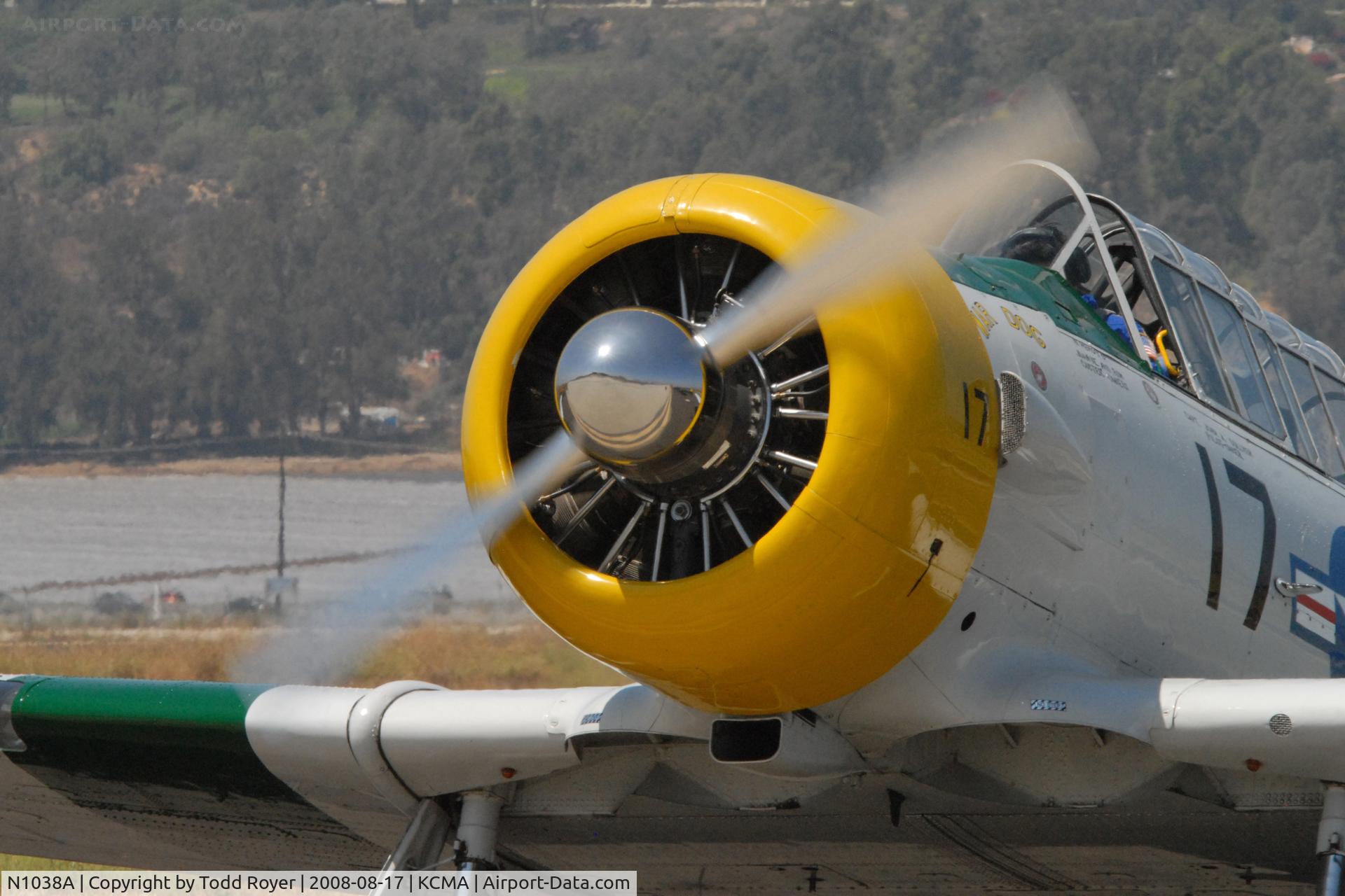 N1038A, 1944 North American SNJ-5 Texan C/N 90917 (121-41633), Camarillo Airshow 2008