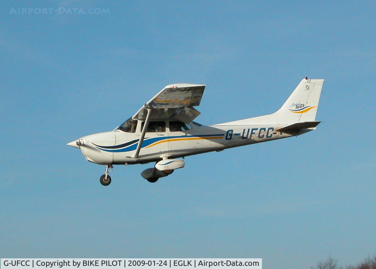 G-UFCC, 2000 Cessna 172S C/N 172S8611, FINALS FOR RWY 25, LOOKING A BIT MUDDY