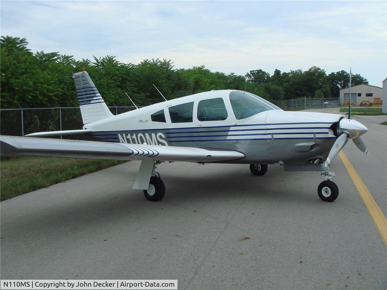 N110MS, 1969 Piper PA-28R-200 Cherokee Arrow C/N 28R-35194, 1969 Piper PA-28R-200