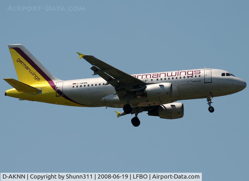 D-AKNN, 1999 Airbus A319-112 C/N 1136, Landing rwy 32L