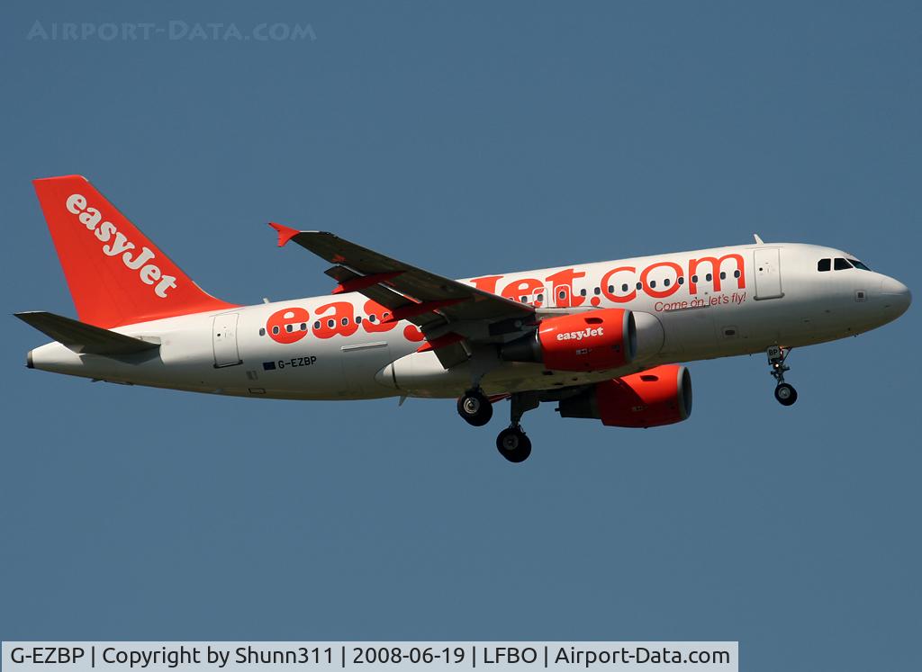 G-EZBP, 2007 Airbus A319-111 C/N 3084, Landing rwy 32L