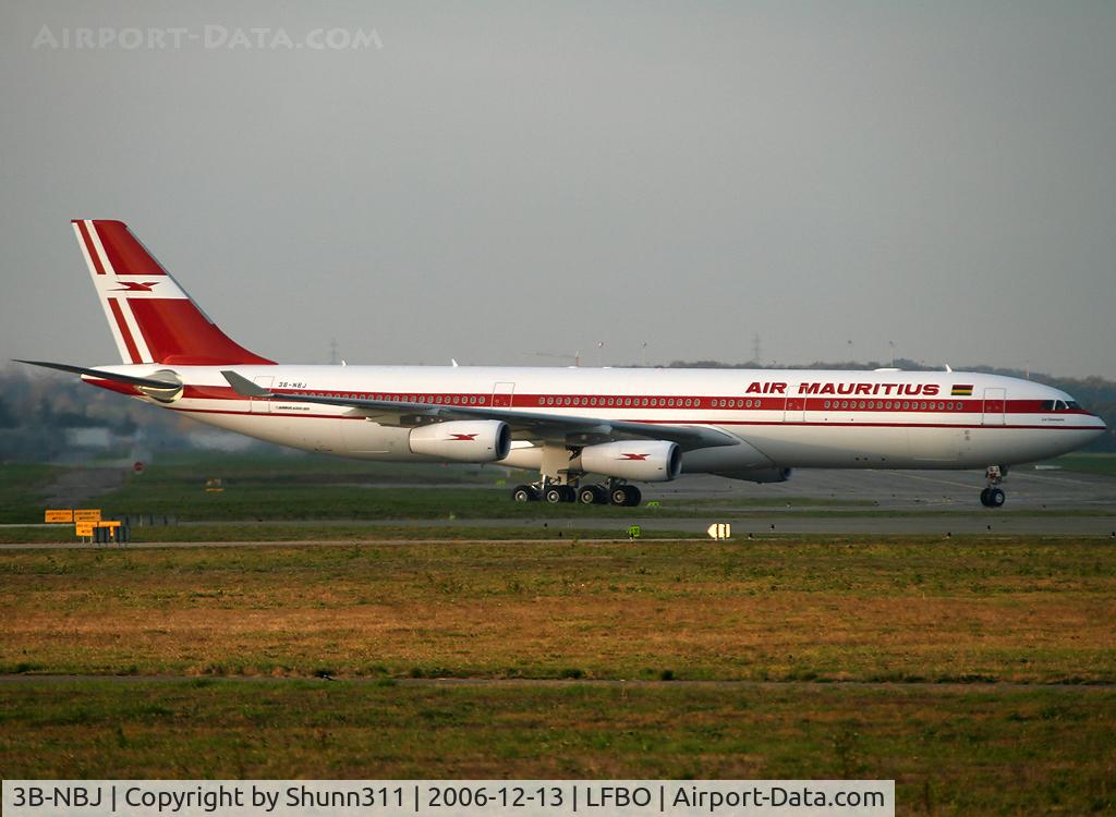 3B-NBJ, 2006 Airbus A340-313E C/N 800, Made an engine ground test with custome before delivery by Airbus