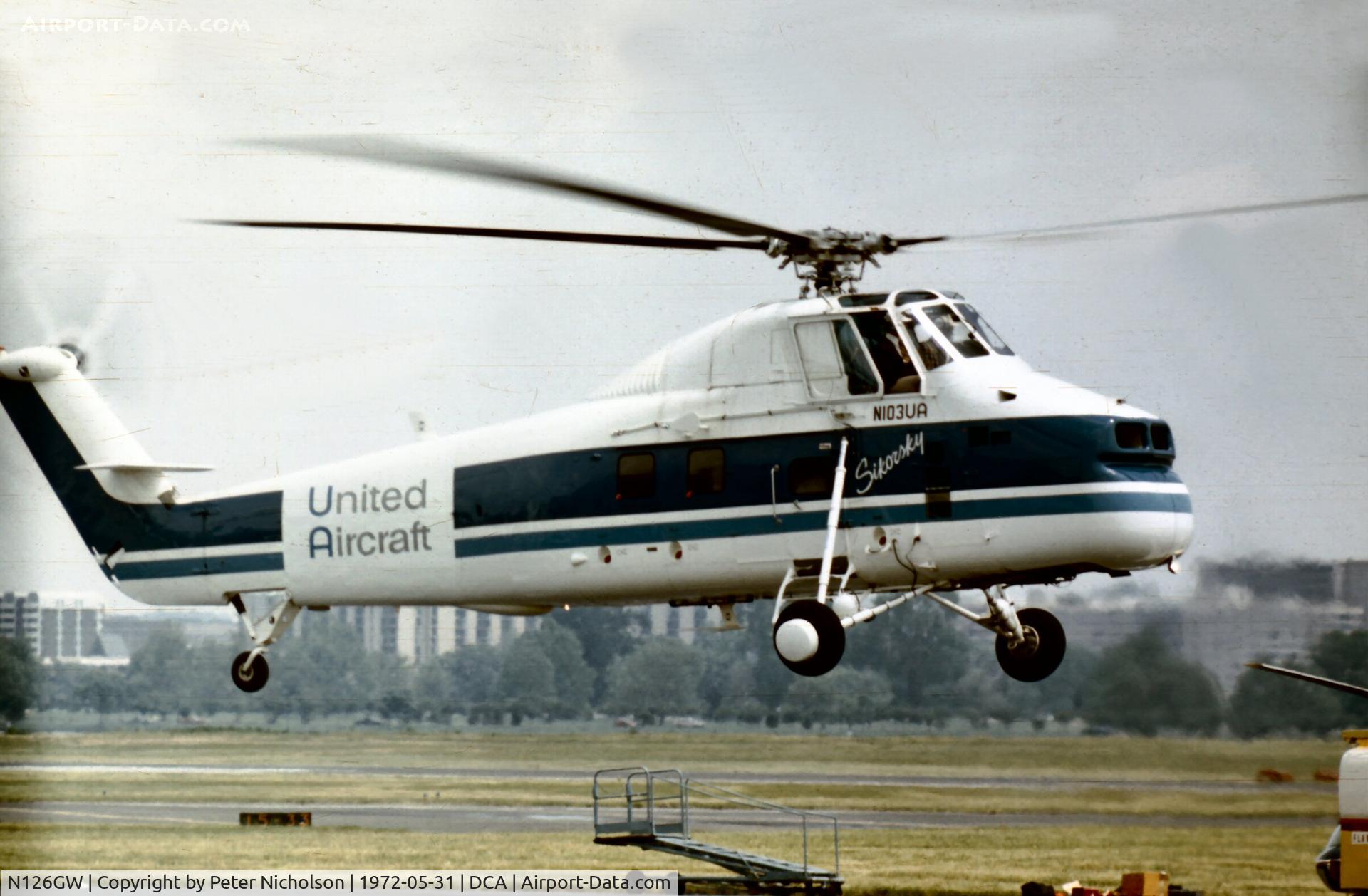 N126GW, 1959 Sikorsky S-58JT C/N 58-1124, In 1972 this helicopter was flying under regn N103UA as seen at what was then known as Washington National.