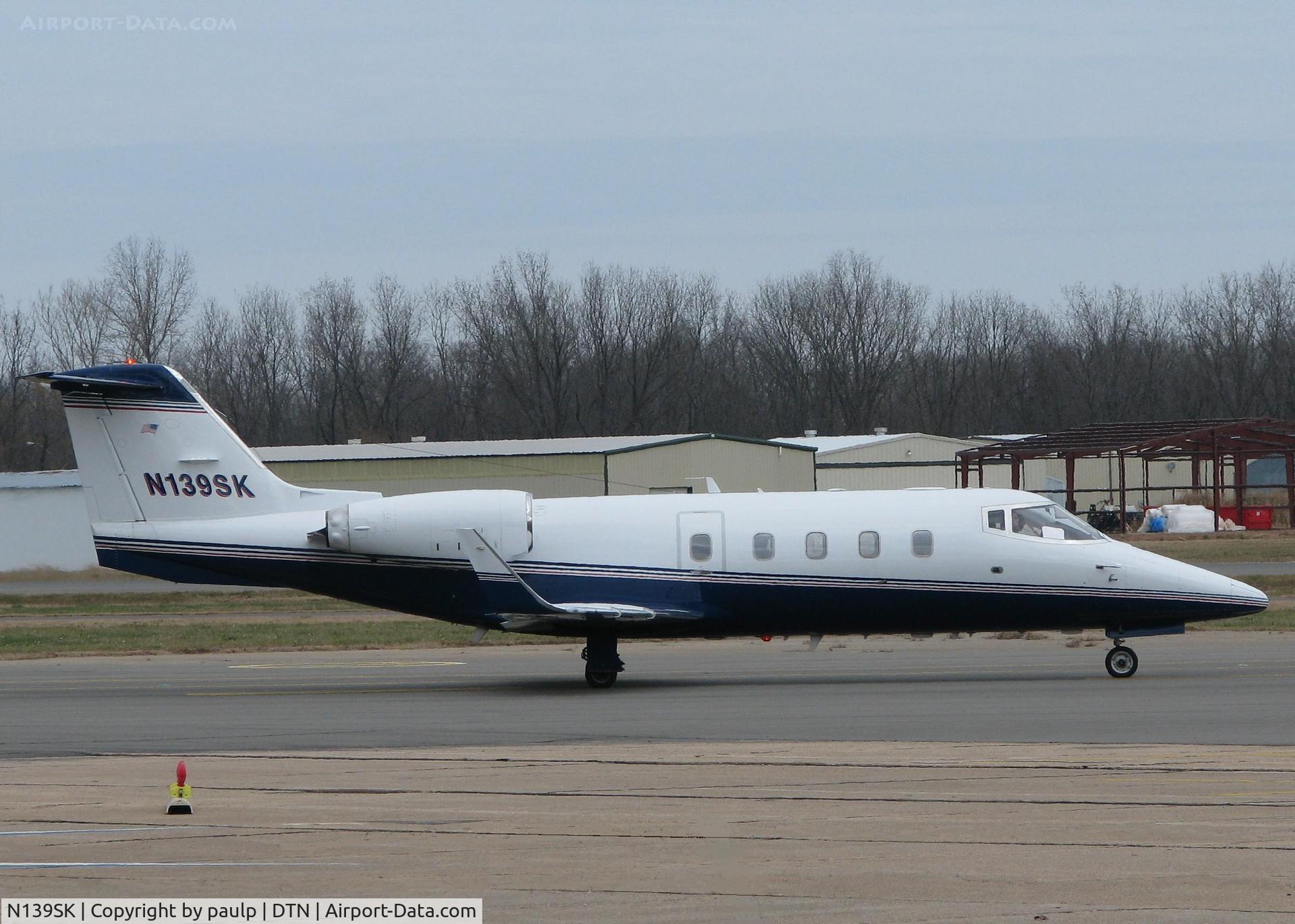 N139SK, 1983 Gates Learjet 55 C/N 082, Parking at the Downtown Shreveport airport.