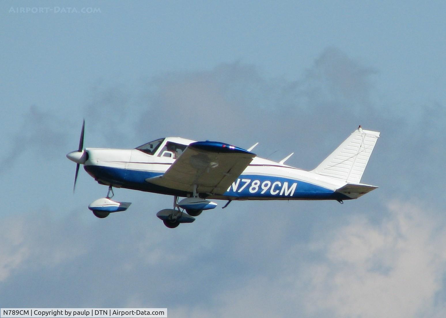 N789CM, 1968 Piper PA-28-235 C/N 28-11165, Taking off from the Downtown Shreveport airport.