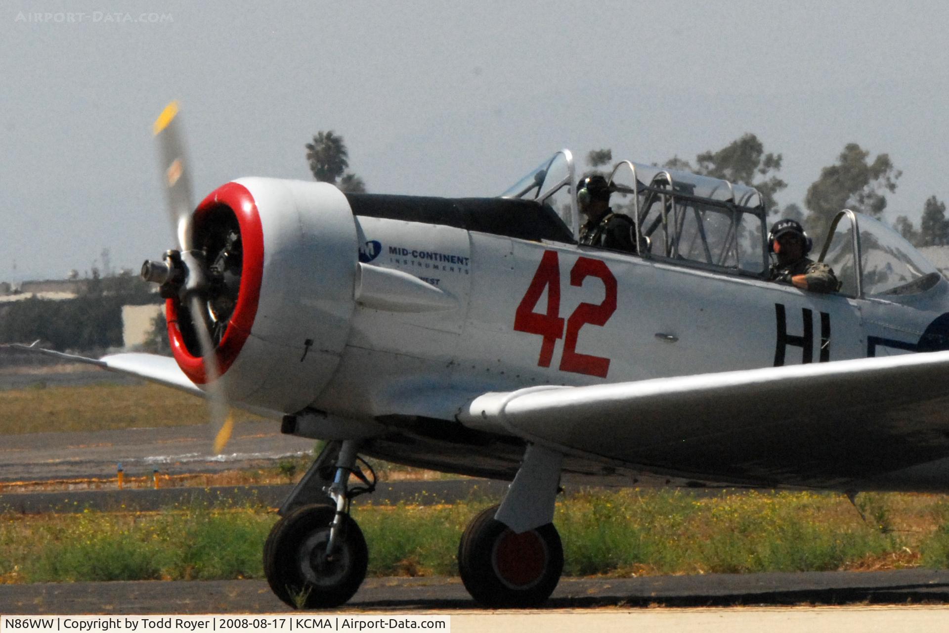 N86WW, 1956 North American SNJ-4 Texan C/N 88-12291, Camarillo Airshow 2008