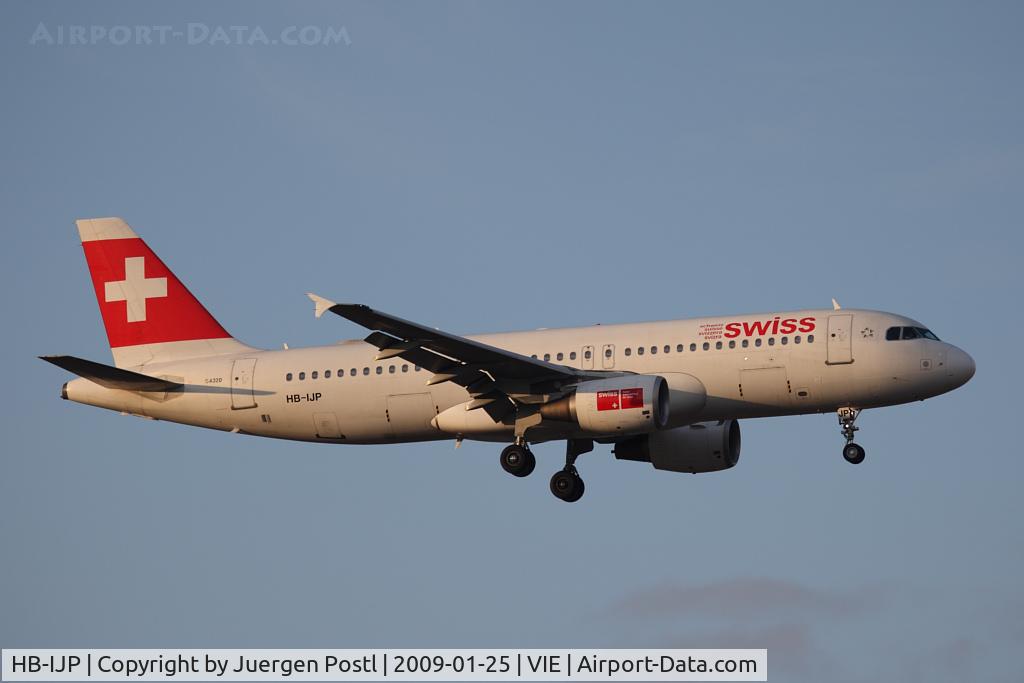 HB-IJP, 1997 Airbus A320-214 C/N 681, Airbus A320-214