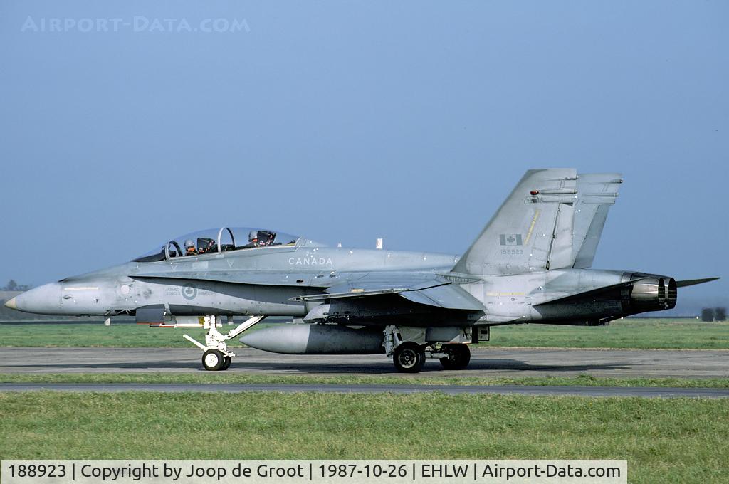188923, 1986 McDonnell Douglas CF-188B Hornet C/N 0445/B080, regular visitor in the early nineties.
