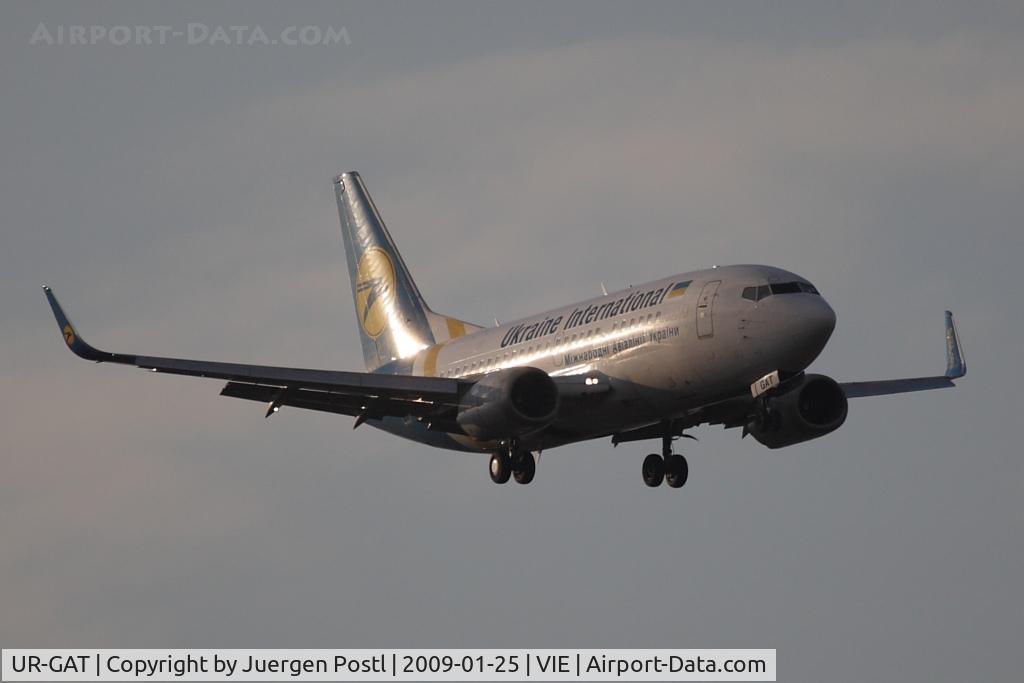 UR-GAT, 1993 Boeing 737-528 C/N 25237, Boeing 737-528