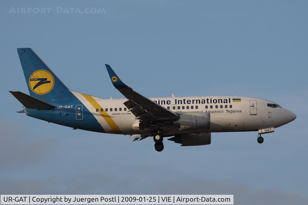 UR-GAT, 1993 Boeing 737-528 C/N 25237, Boeing 737-528