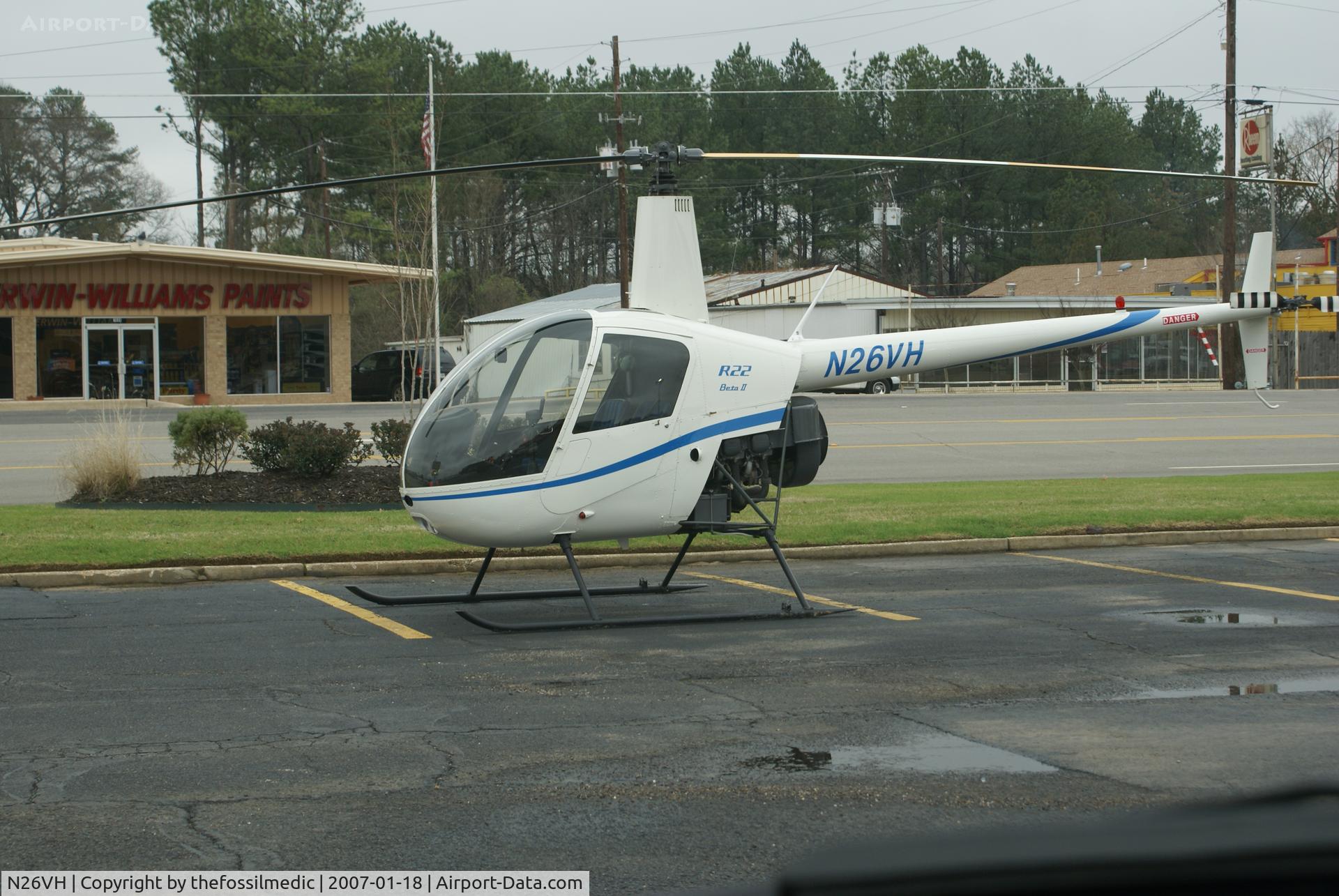 N26VH, 2004 Robinson R22 C/N 3677, Sitting in restaurant parking lot in Kilgore Texas