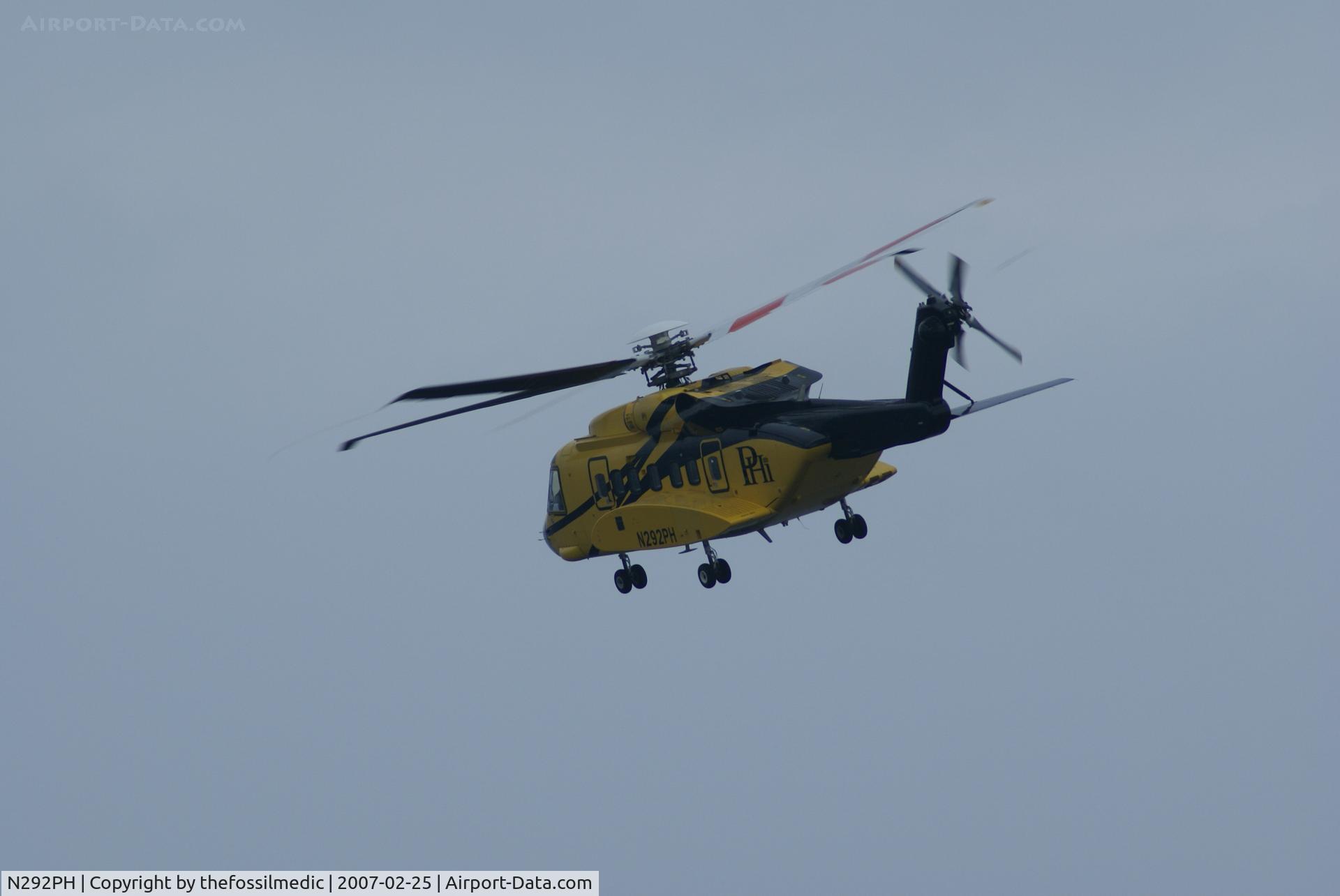 N292PH, 2004 Sikorsky S-92A C/N 920008, Departing from Green Canyon 787 in Gulf of Mexico