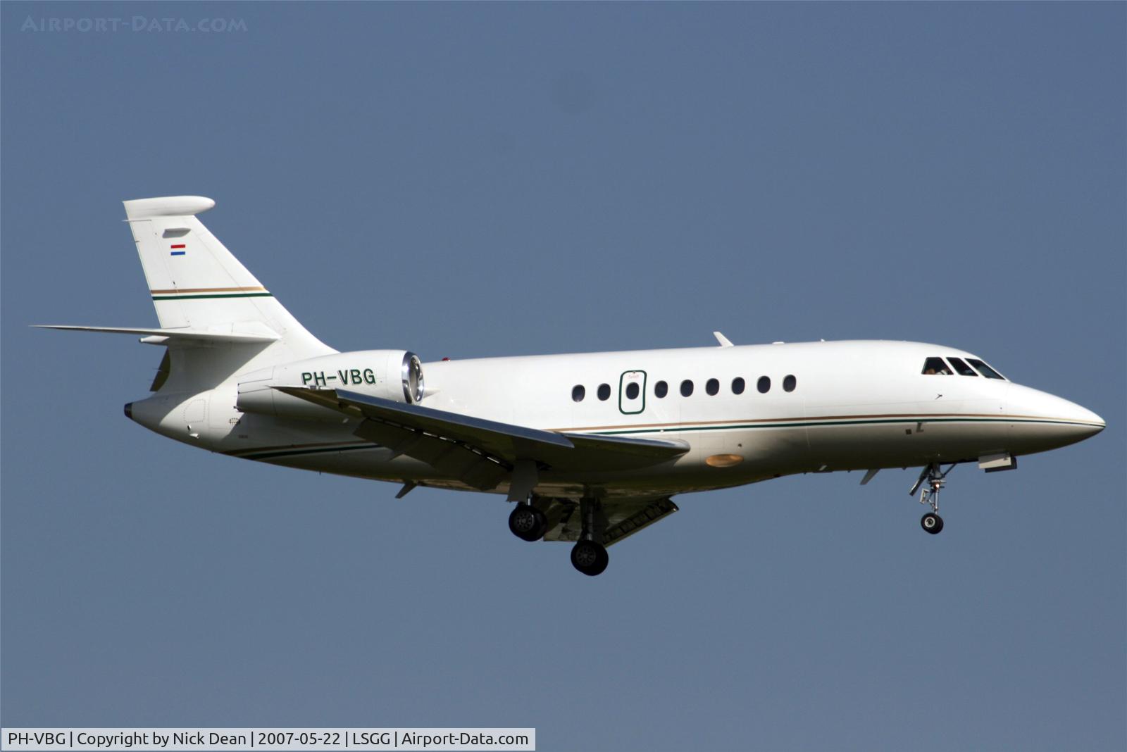 PH-VBG, 2003 Dassault Falcon 2000EX C/N 005, LSGG