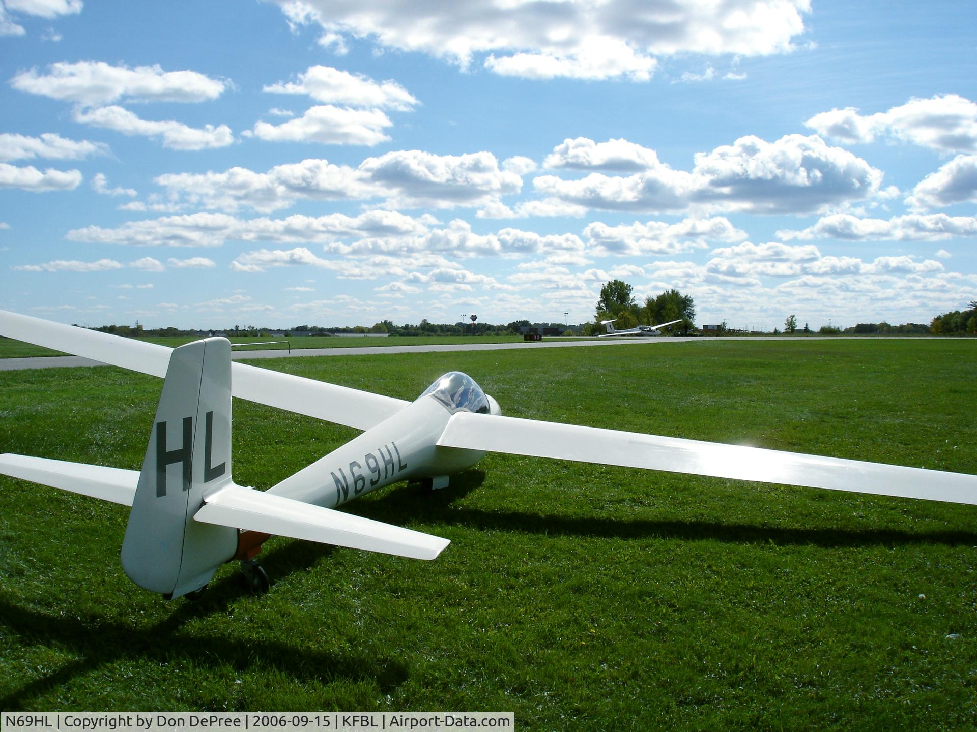 N69HL, 1970 Glasflugel STANDARD LIBELLE C/N 122, Ready to launch on cross country day