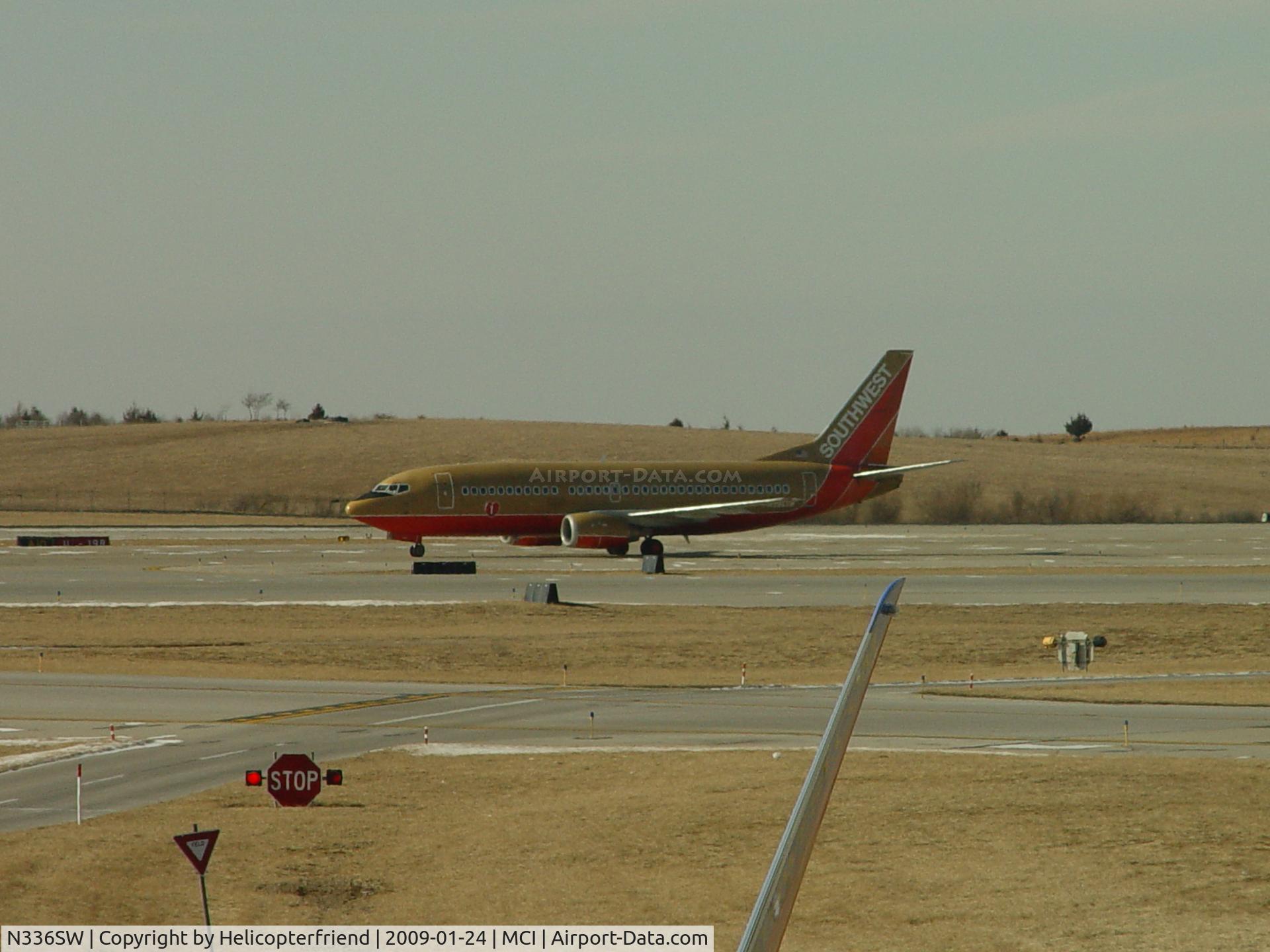N336SW, 1988 Boeing 737-3H4 C/N 23940, SWA old colored 737 enroute Terminal B