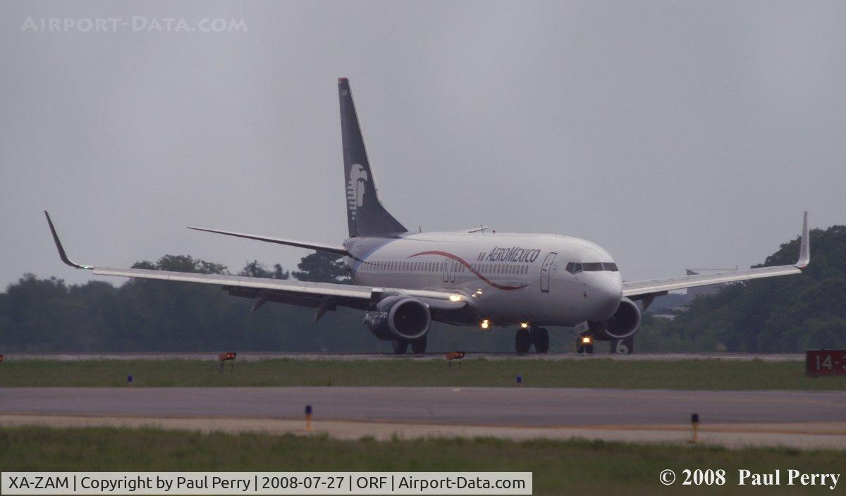 XA-ZAM, 2007 Boeing 737-852 C/N 35120, Had some bad weather up the coast, so I got a rare treat