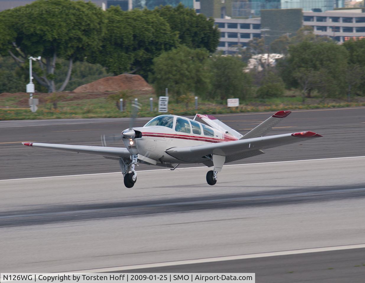 N126WG, 1972 Beech V35B Bonanza C/N D-9315, N126WG arriving on RWY 21