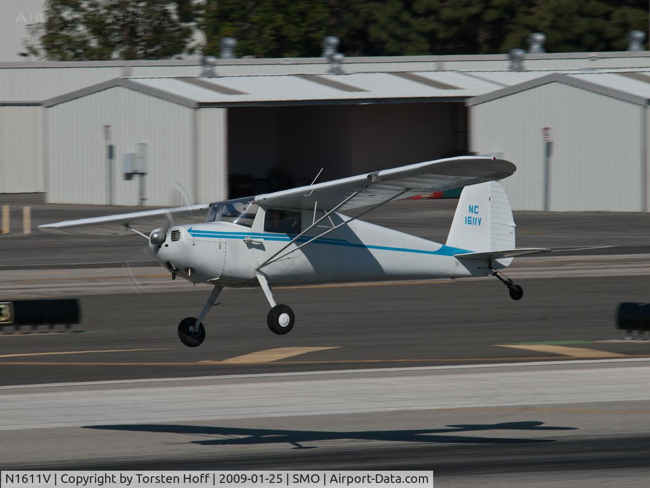 N1611V, 1947 Cessna 120 C/N 13783, NC1611V departing from RWY 21