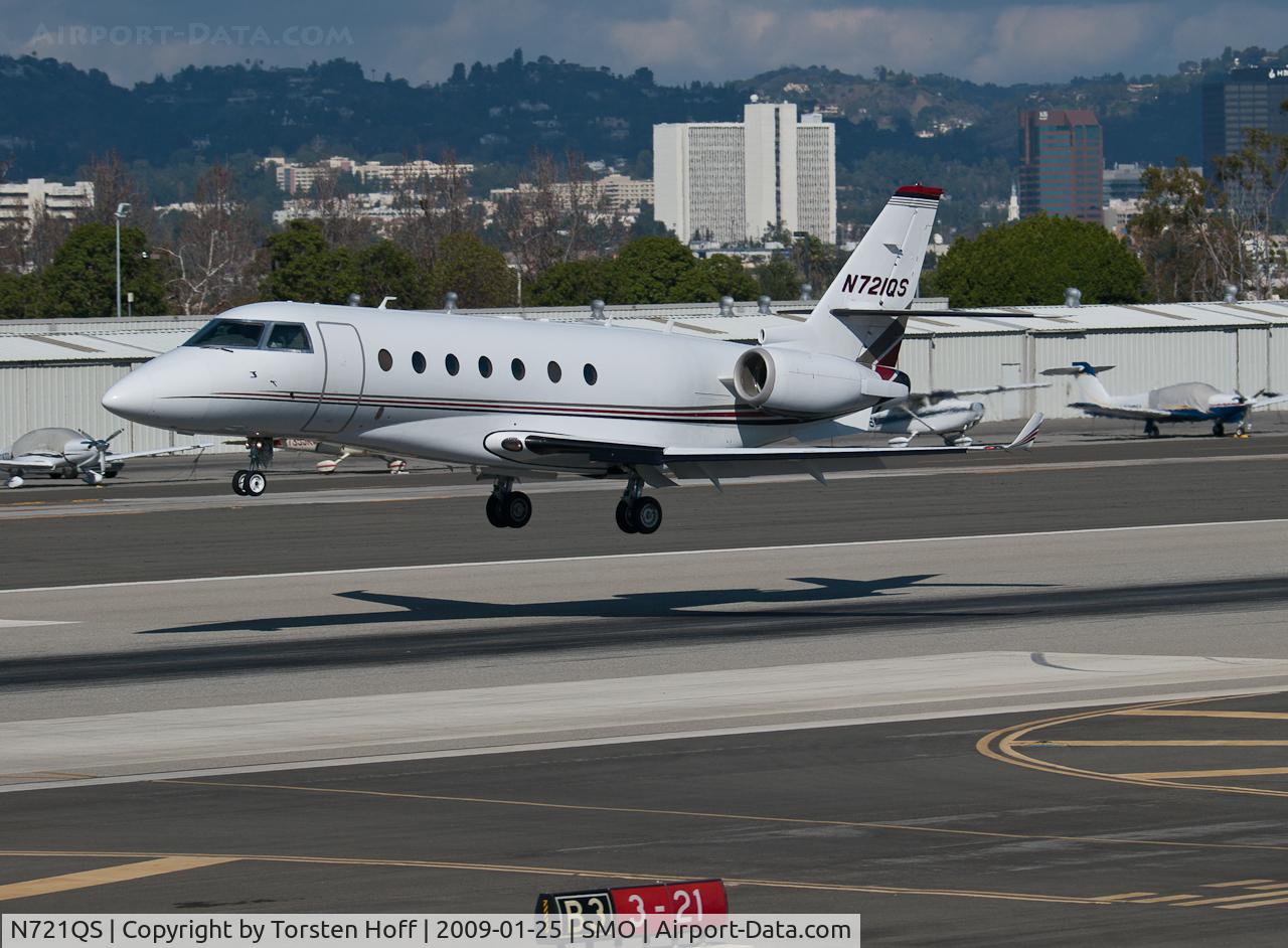 N721QS, 2004 Israel Aircraft Industries Gulfstream 200 C/N 092, N721QS arriving on RWY 21