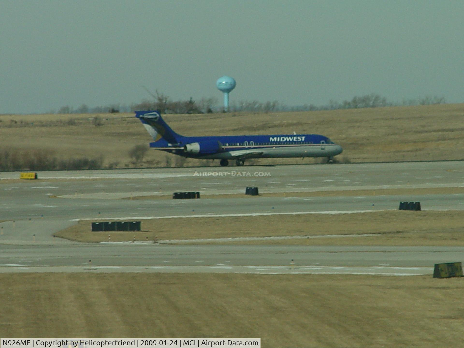 N926ME, 2005 Boeing 717-200 C/N 55192, Turned onto runway, starting take off roll