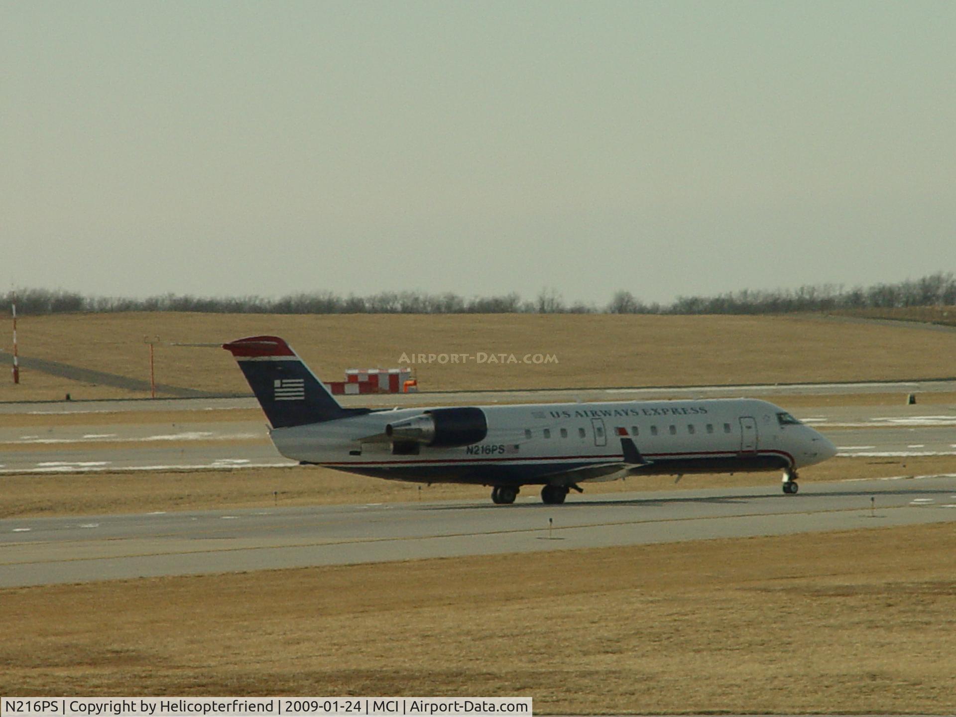 N216PS, 2003 Bombardier CRJ-200ER (CL-600-2B19) C/N 7882, Taxiing to Terminal A