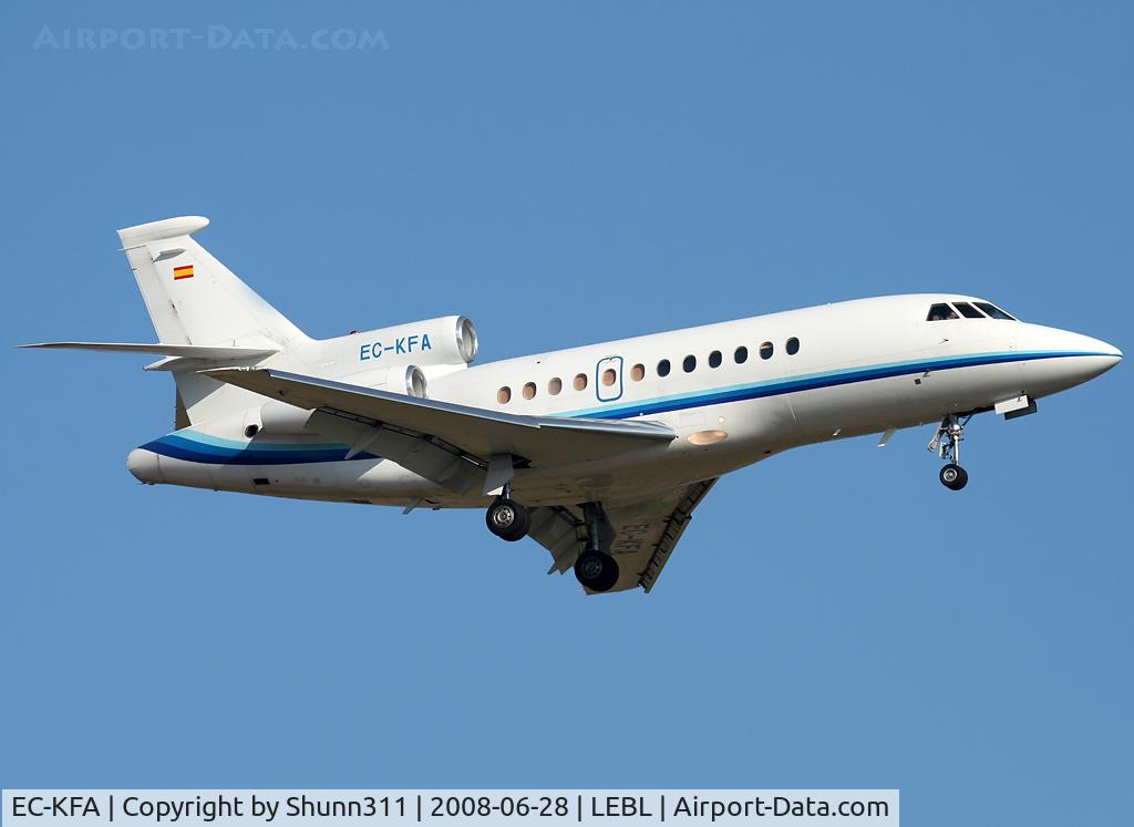 EC-KFA, 1997 Dassault Falcon 900B C/N 169, Landing rwy 07L