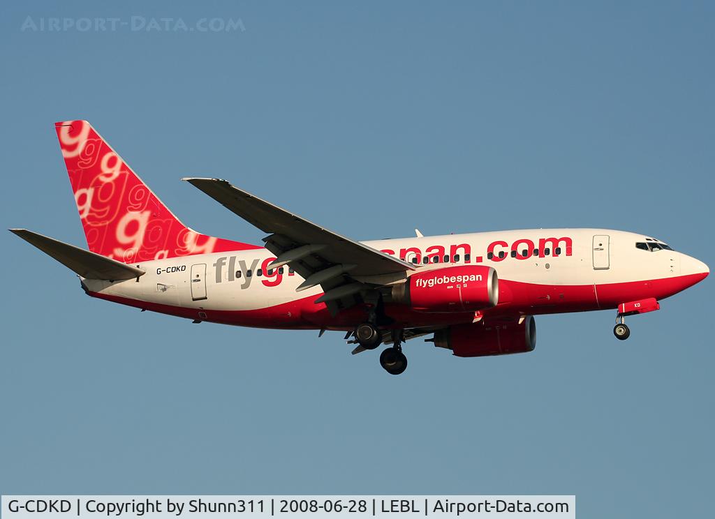 G-CDKD, 1999 Boeing 737-683 C/N 28302, Landing rwy 07R