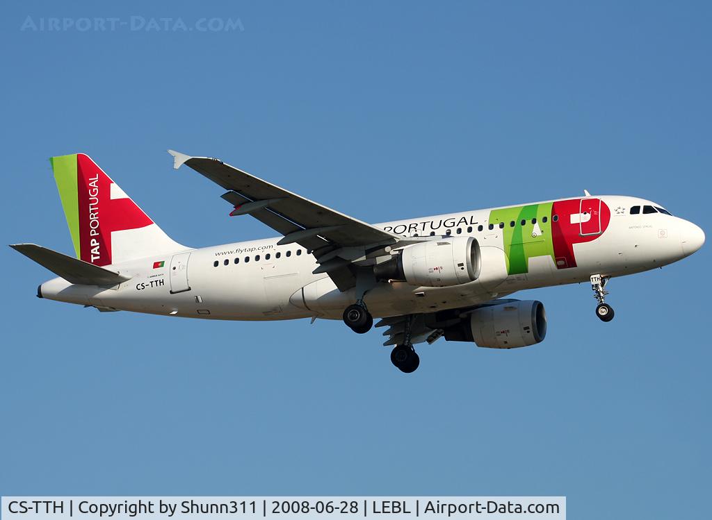 CS-TTH, 1998 Airbus A319-111 C/N 917, Landing rwy 07R