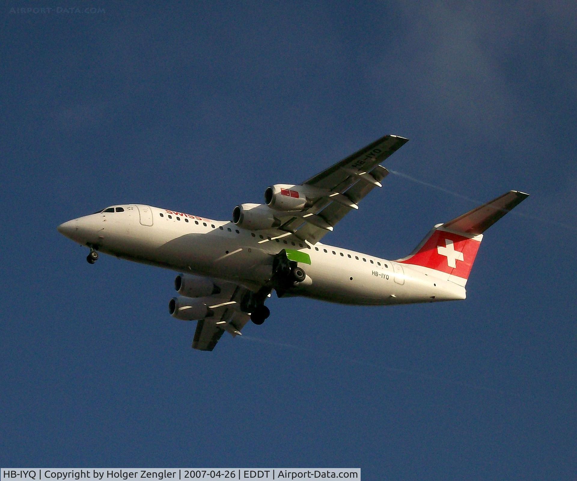 HB-IYQ, 2001 British Aerospace Avro 146-RJ100 C/N E3384, Arrival from Zurich