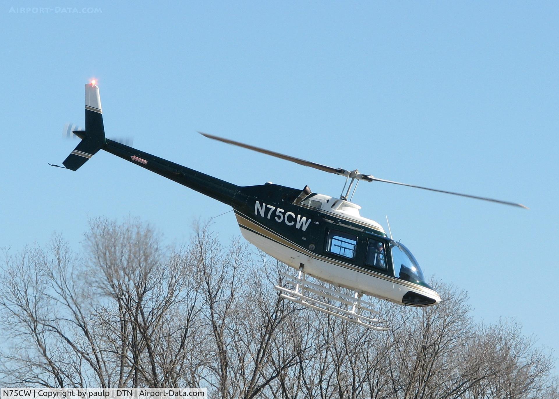 N75CW, 1975 Bell 206B C/N 1762, Flying around the Downtown Shreveport airport.