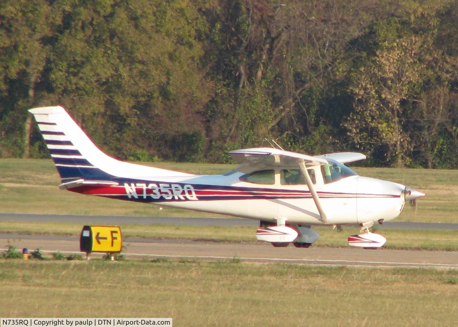 N735RQ, 1977 Cessna 182Q Skylane C/N 18265628, Taxiing at the Downtown Shreveport airport.