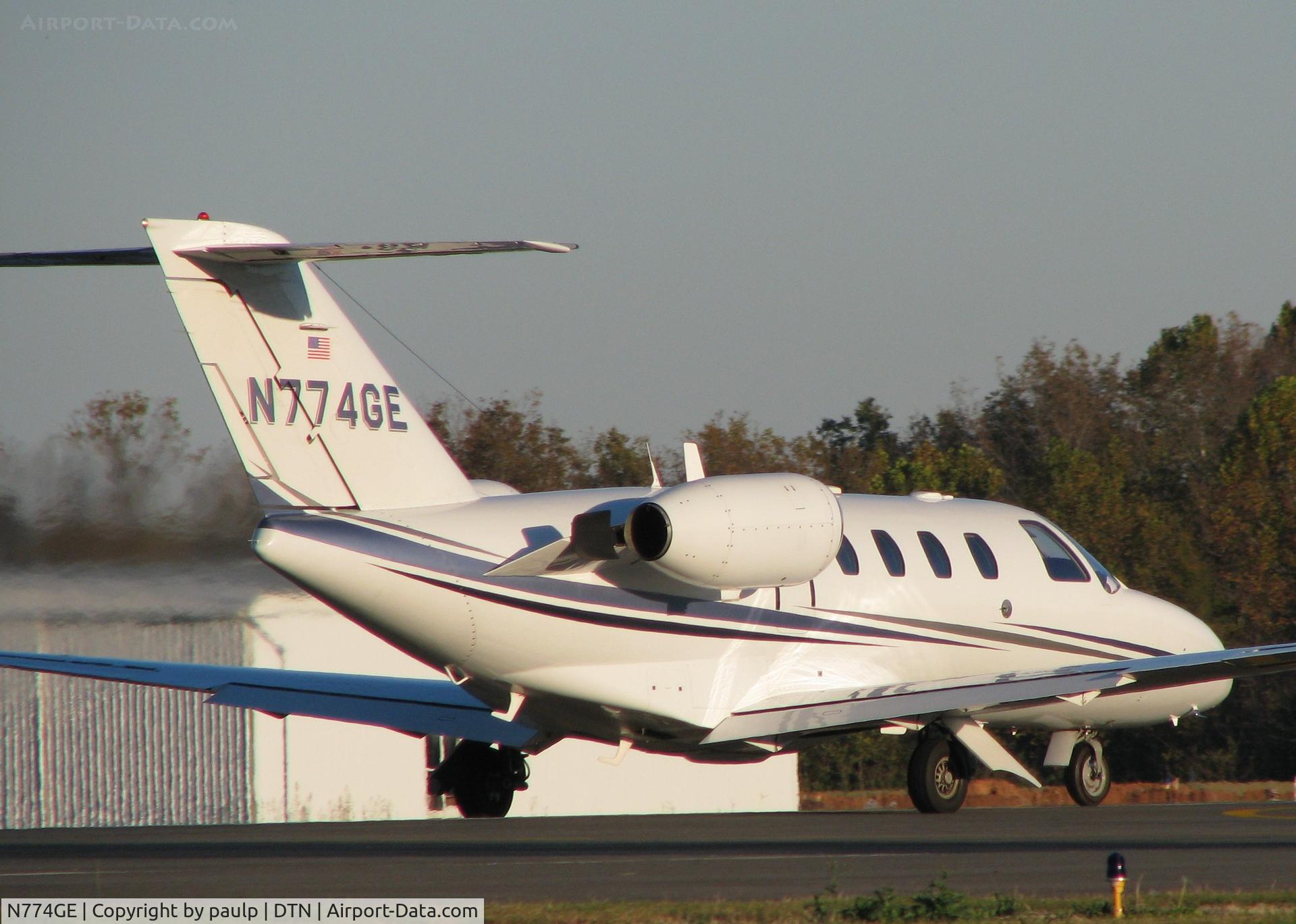 N774GE, 2001 Cessna 525 CitationJet C/N 525-0457, Taking off from Downtown Shreveport.