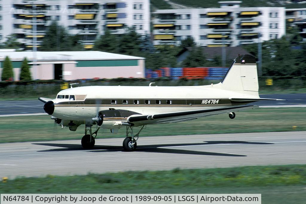N64784, 1944 Douglas DC3C-S1C3G (C-47A) C/N 14037, Classic take off run.